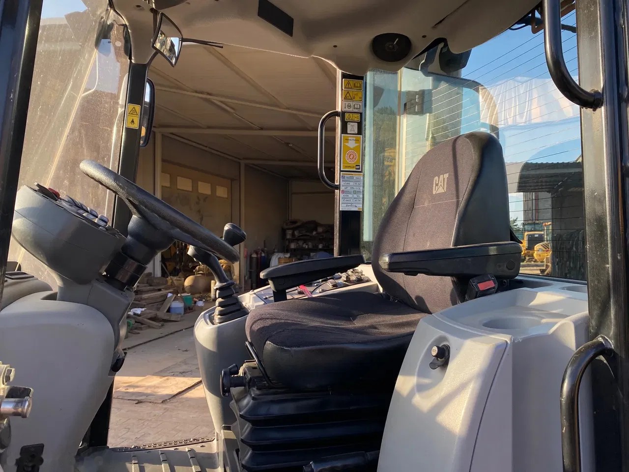 2017 Caterpillar, 3 900 mth, dovoz Skladom v EÚ — foto 14 z 24