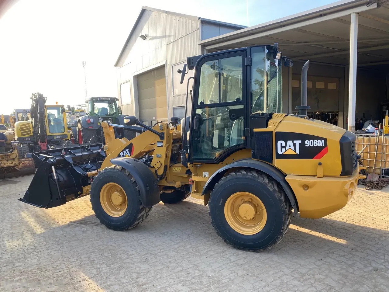 2017 Caterpillar, 3 900 mth, dovoz Skladom v EÚ — foto 4 z 24