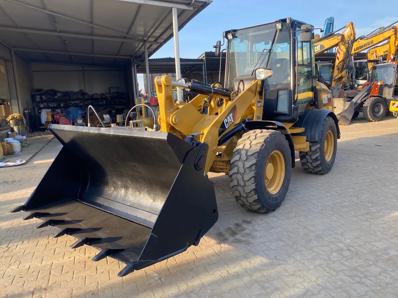 2017 Caterpillar, 3 900 mth, dovoz Skladom v EÚ — foto 9 z 24