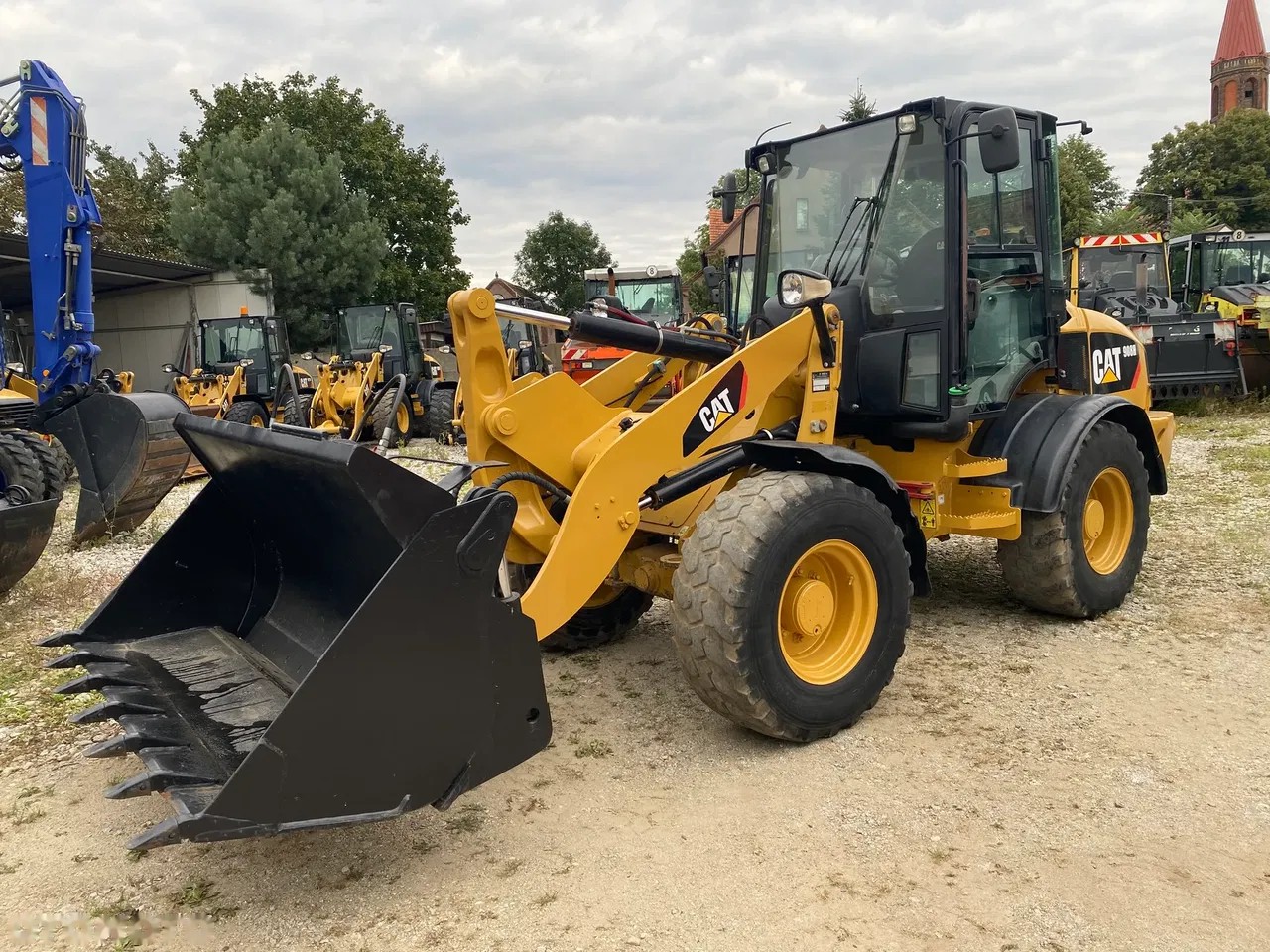 2011 Caterpillar, 8 000 mth, dovoz Skladom v EÚ — foto 1