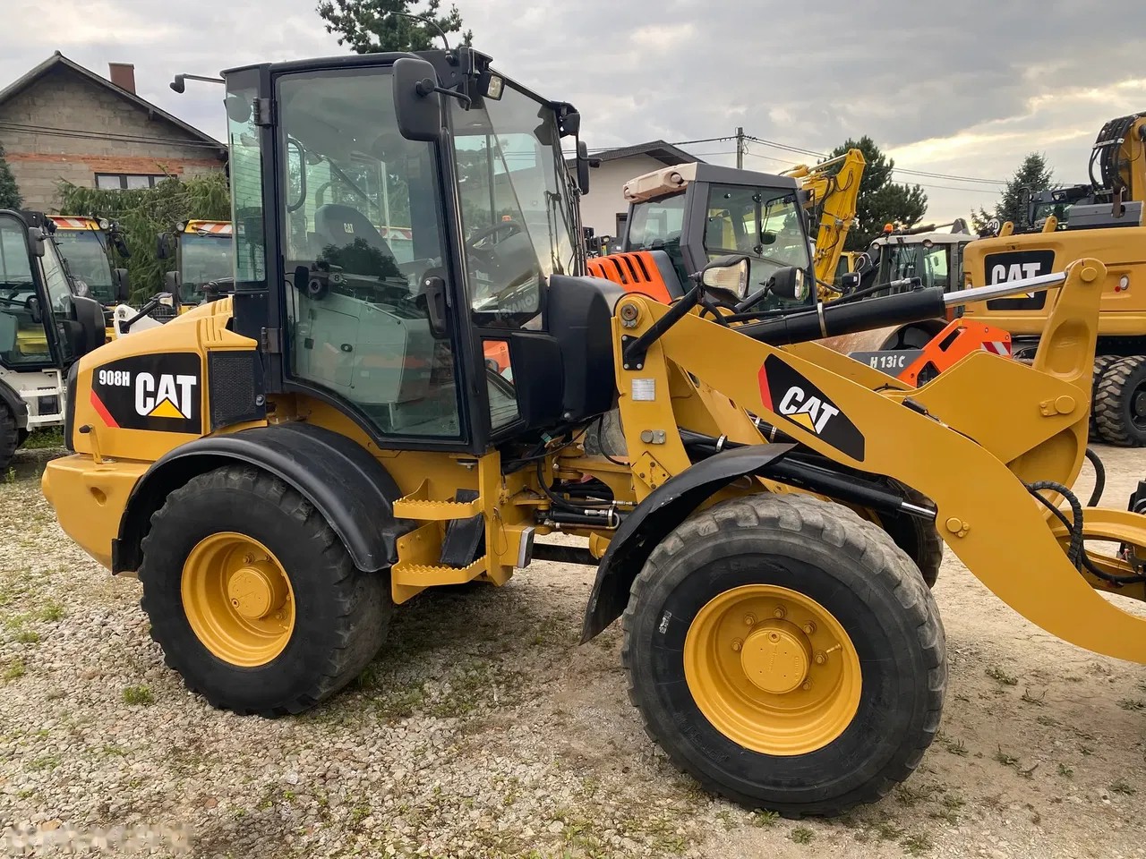 2011 Caterpillar, 8 000 mth, dovoz Skladom v EÚ — foto 16 z 24