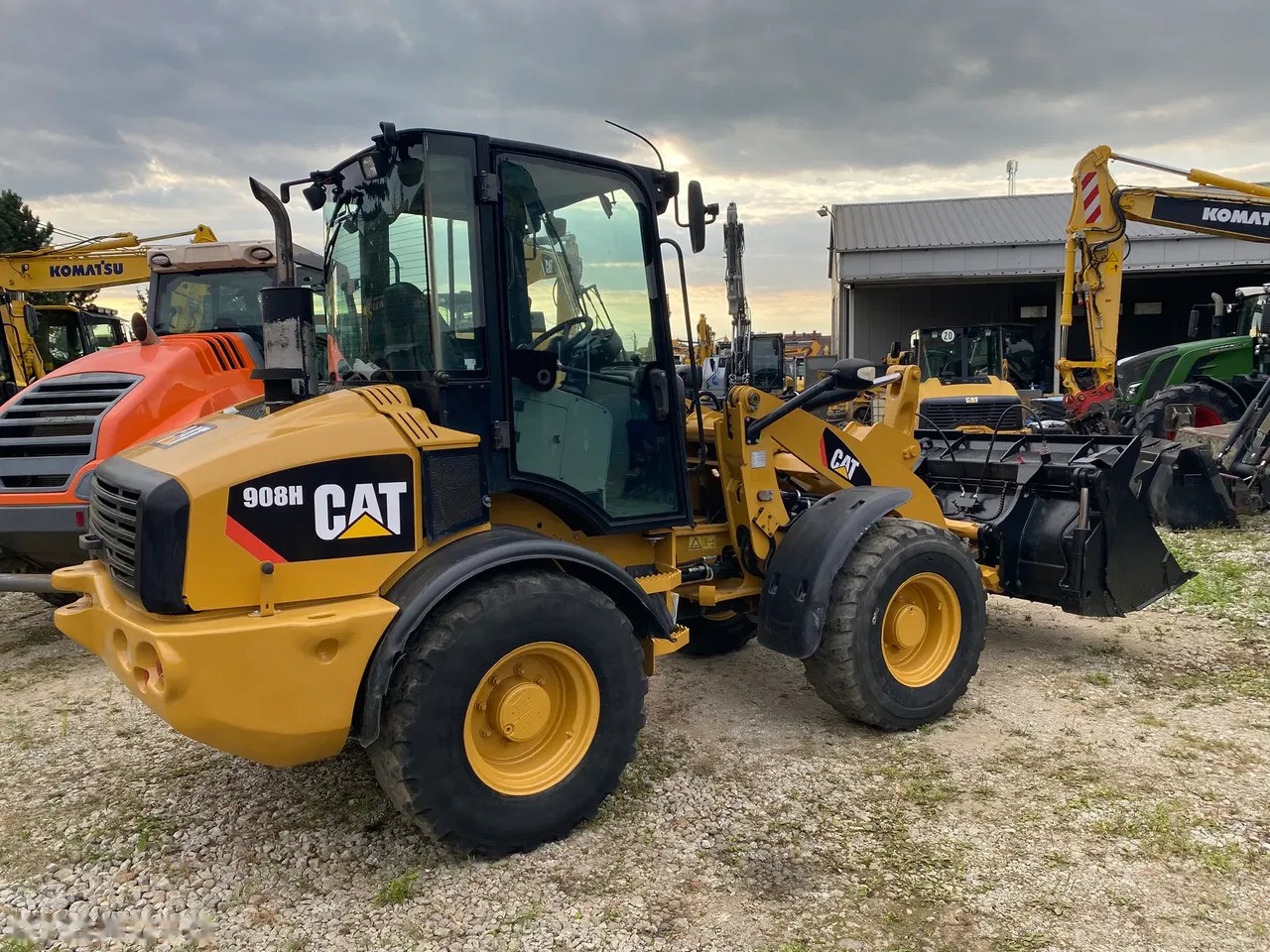 2011 Caterpillar, 8 000 mth, dovoz Skladom v EÚ — foto 6 z 24