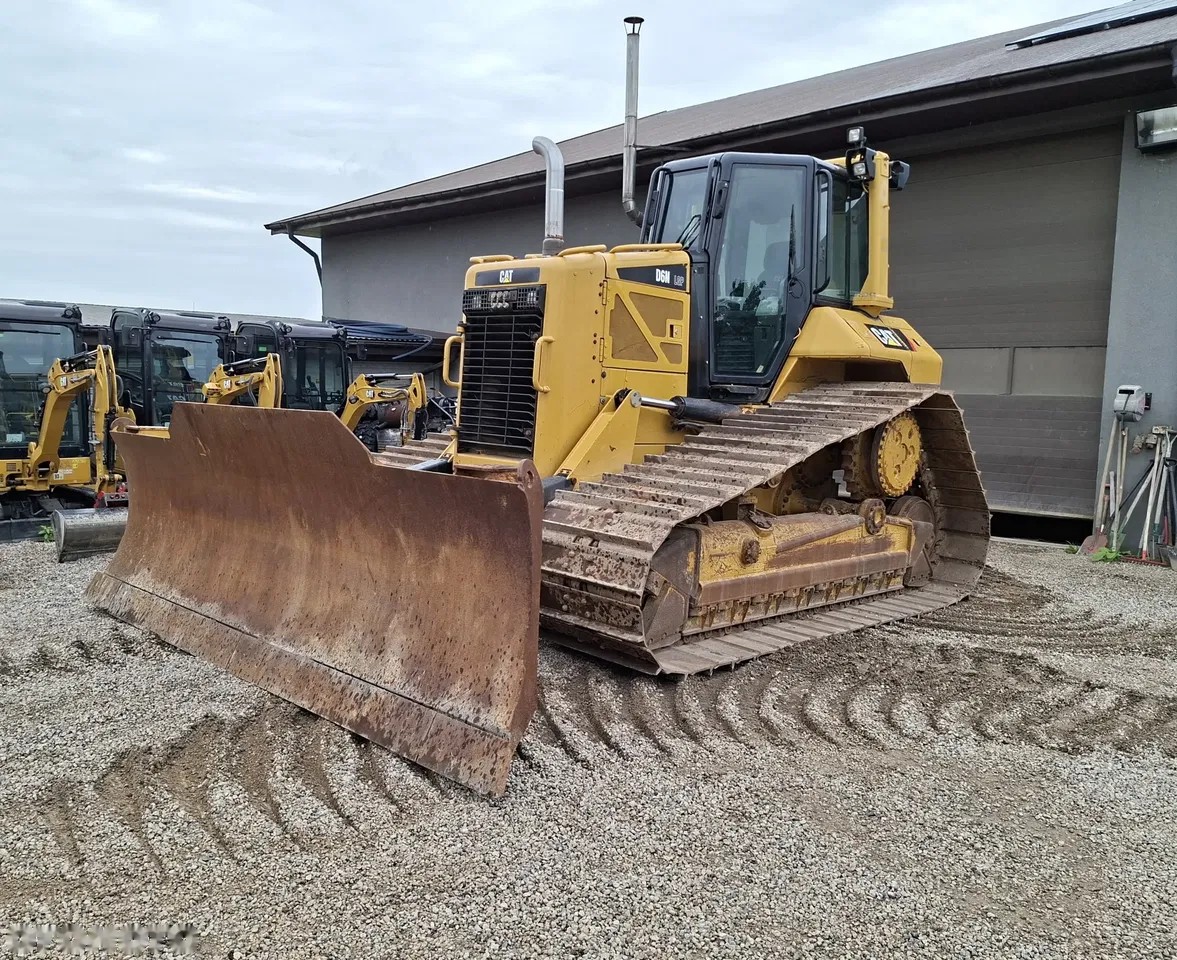 2015 Caterpillar CAT D6N LGP, 8 000 mth, dovoz Skladom v EÚ — foto 1