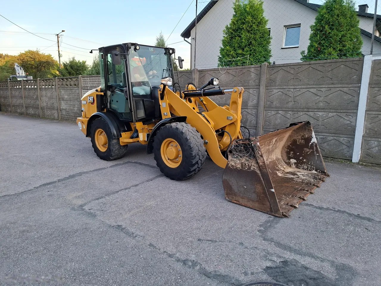 2020 Caterpillar CAT 906 M, 2 050 mth, dovoz Skladom v EÚ — foto 9 z 24