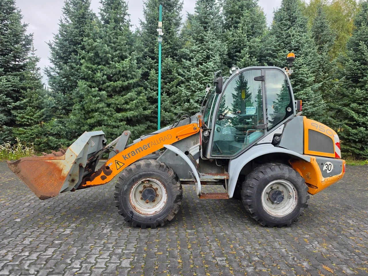 2009 Kramer 950, 3 200 mth, dovoz Skladom v EÚ — foto 1 z 24 2009 Kramer 950, 3 200 mth, dovoz Skladom v EÚ — foto 1 z 24