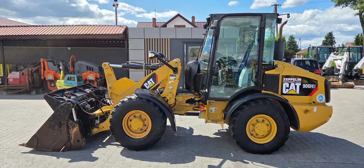 2015 Caterpillar, 2 900 mth, dovoz Skladom v EÚ — foto 1 z 22 2015 Caterpillar, 2 900 mth, dovoz Skladom v EÚ — foto 1 z 22