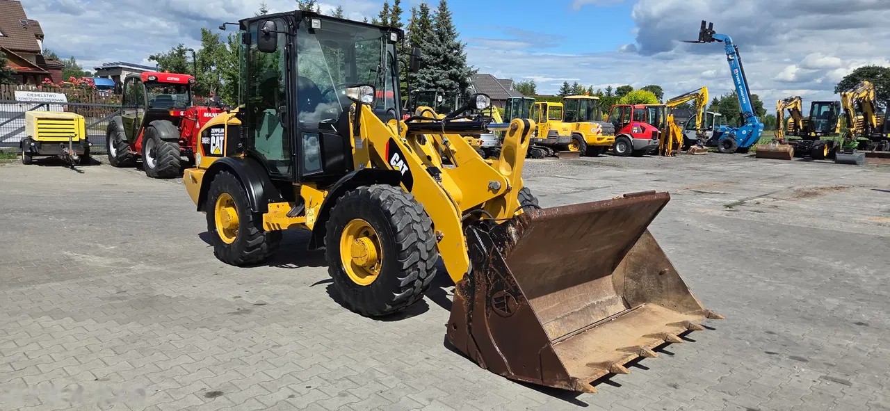 2015 Caterpillar, 2 900 mth, dovoz Skladom v EÚ — foto 4 z 22