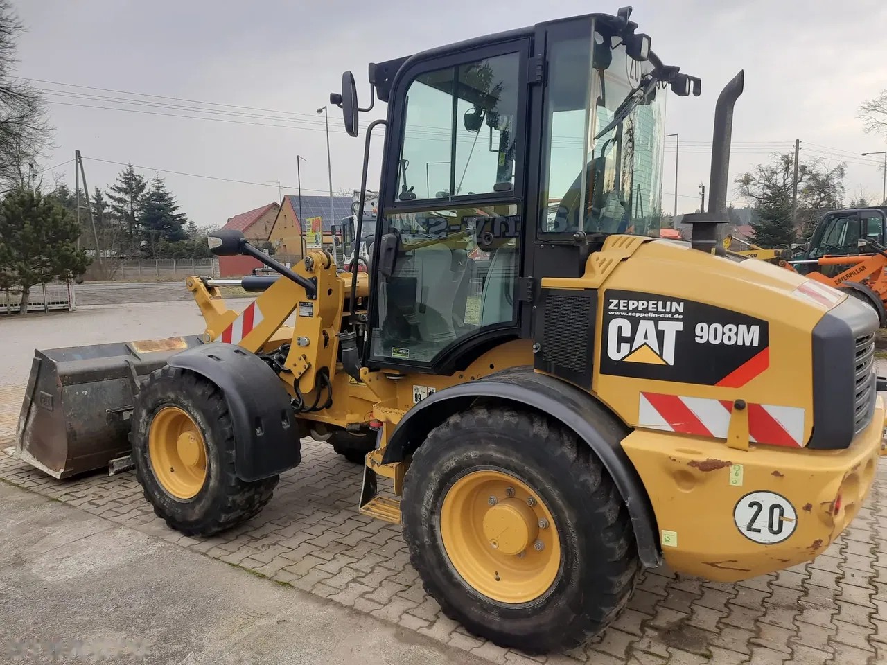 2017 Caterpillar 908, 3 530 mth, dovoz Skladom v EÚ — foto 2 z 9