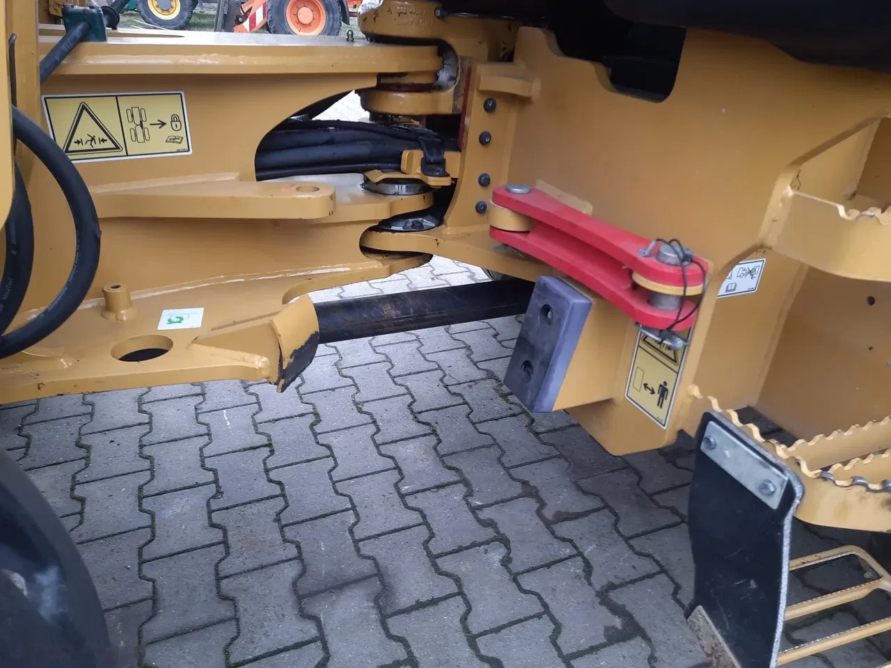 2017 Caterpillar 908, 3 530 mth, dovoz Skladom v EÚ — foto 6 z 9