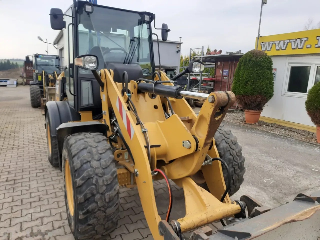 2017 Caterpillar 908, 3 530 mth, dovoz Skladom v EÚ — foto 8 z 9