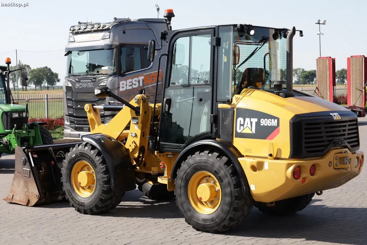 2020 Caterpillar CAT 906M, 2 160 mth, dovoz Skladom v EÚ — foto 11 z 24