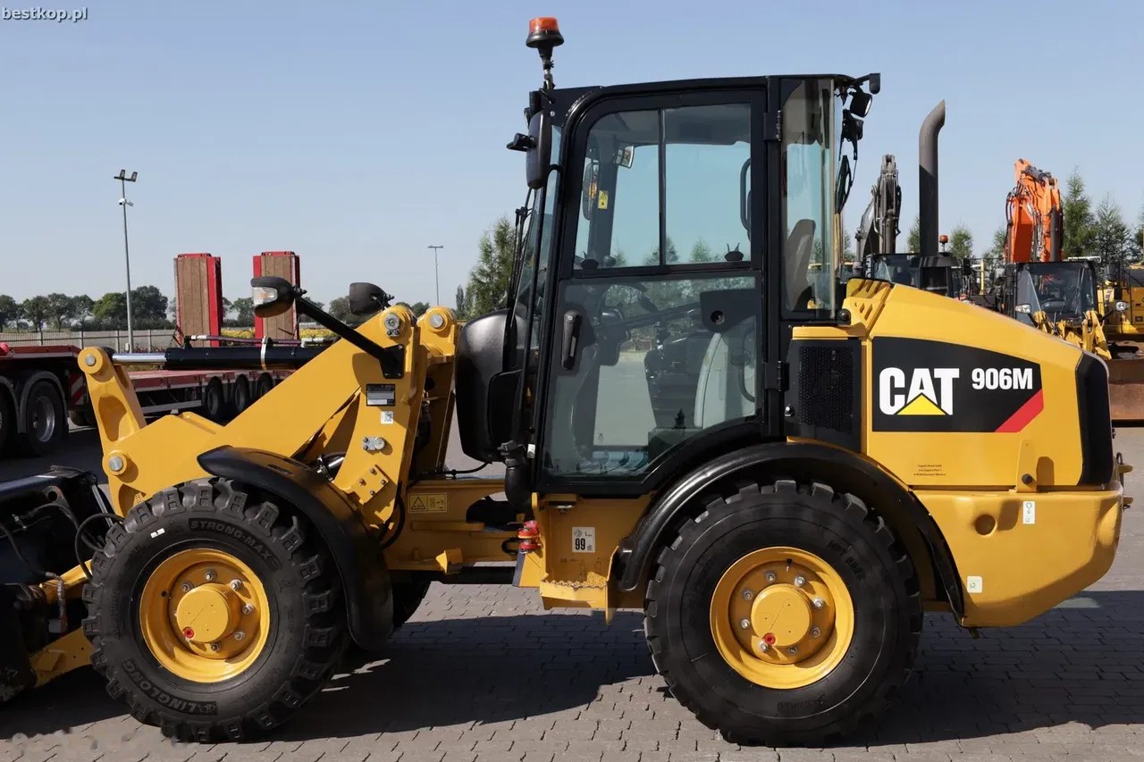 2020 Caterpillar CAT 906M, 2 160 mth, dovoz Skladom v EÚ — foto 12 z 24