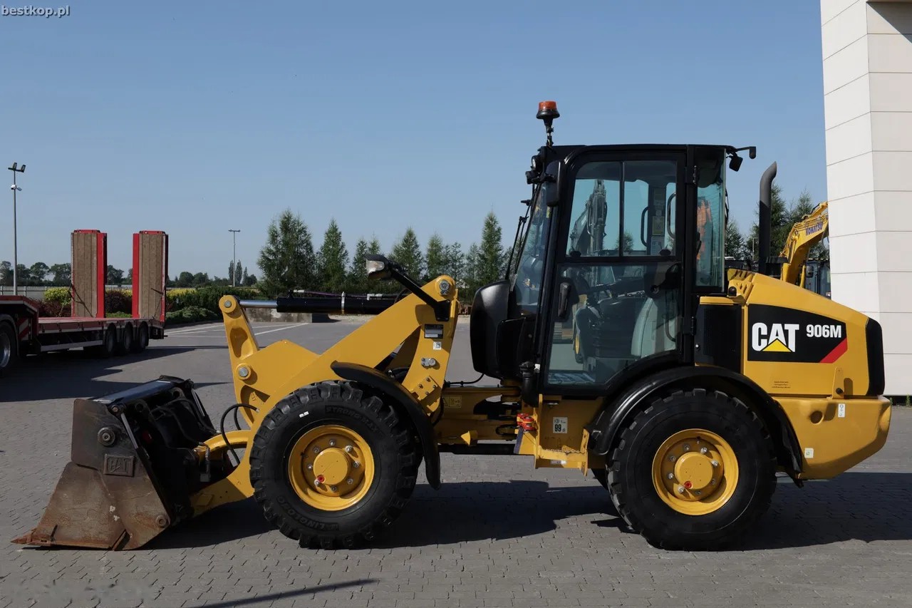 2020 Caterpillar CAT 906M, 2 160 mth, dovoz Skladom v EÚ — foto 13 z 24