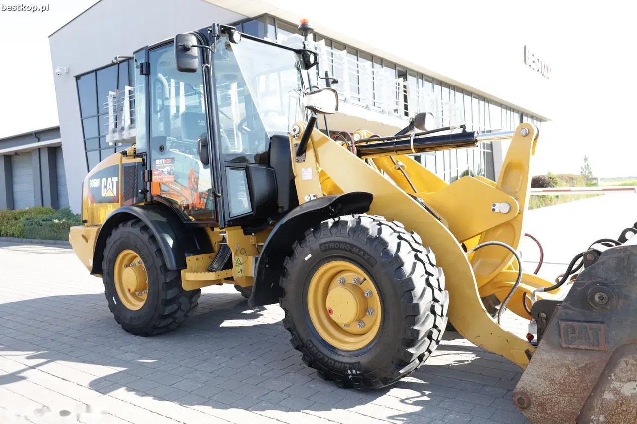 2020 Caterpillar CAT 906M, 2 160 mth, dovoz Skladom v EÚ — foto 3 z 24