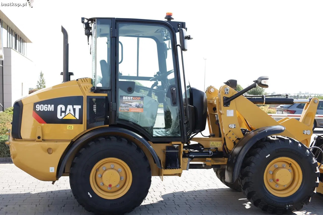 2020 Caterpillar CAT 906M, 2 160 mth, dovoz Skladom v EÚ — foto 6 z 24