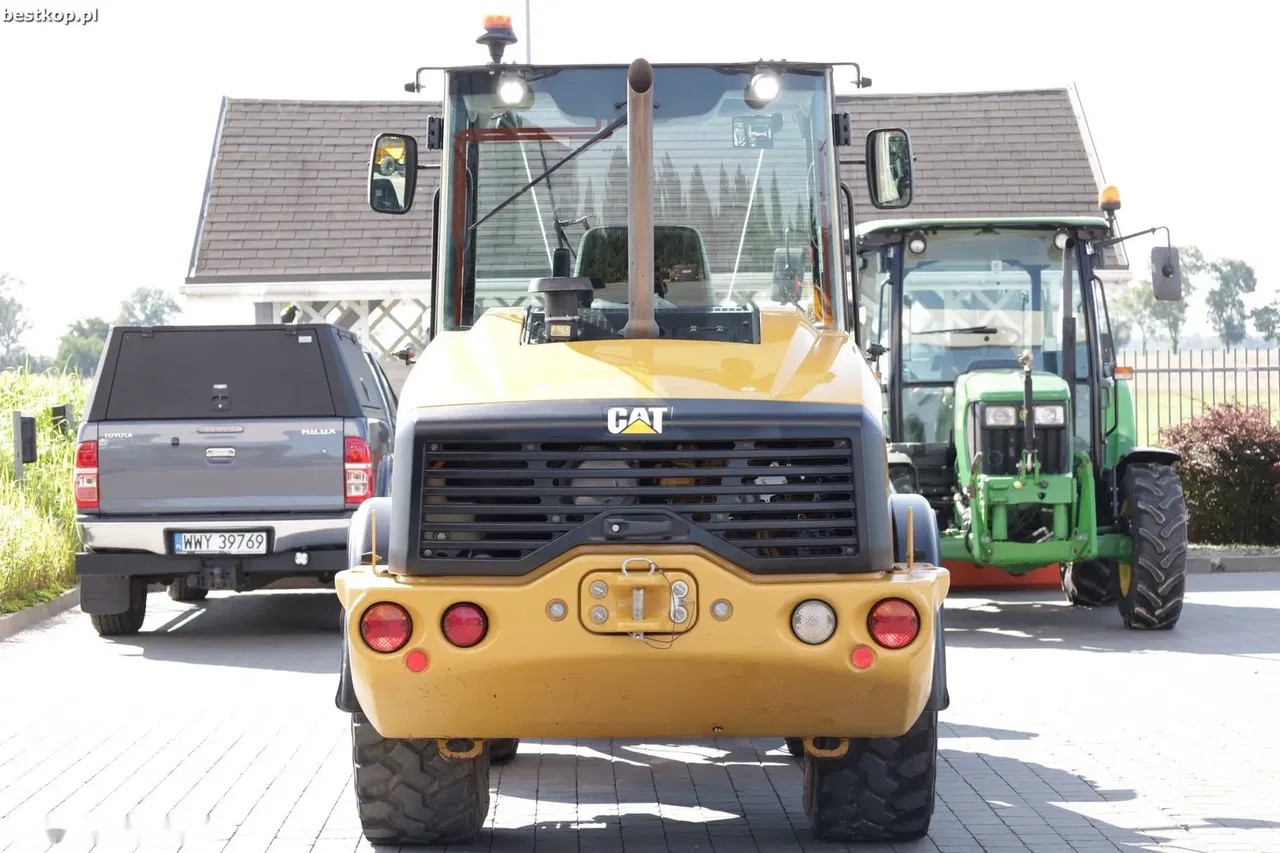 2020 Caterpillar CAT 906M, 2 160 mth, dovoz Skladom v EÚ — foto 9 z 24