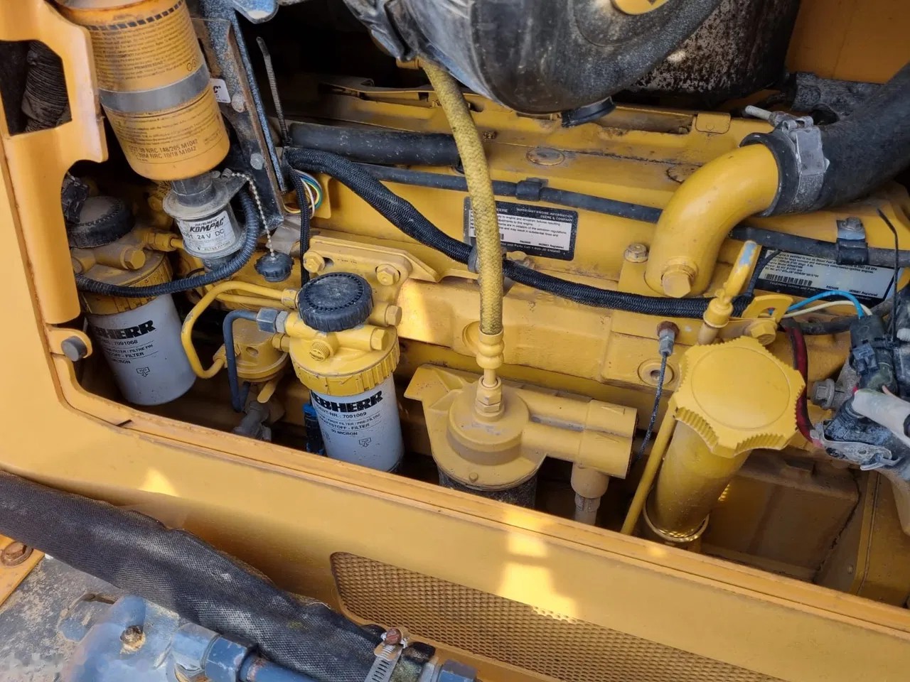 2008 Caterpillar D6K, 1 600 mth, dovoz Skladom v EÚ — foto 9 z 20