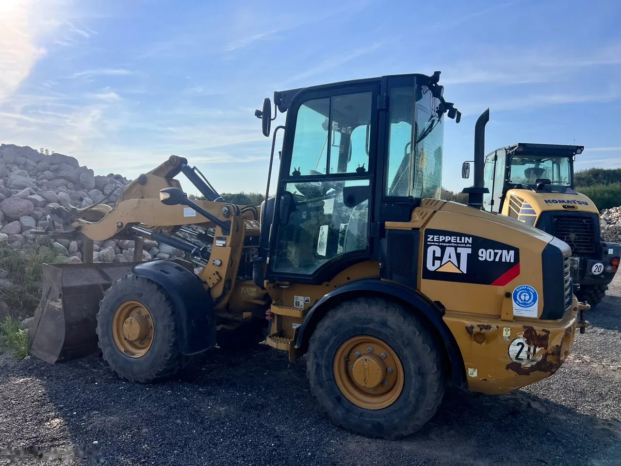 2018 Caterpillar 907M, 4 376 mth, dovoz Skladom v EÚ — foto 1
