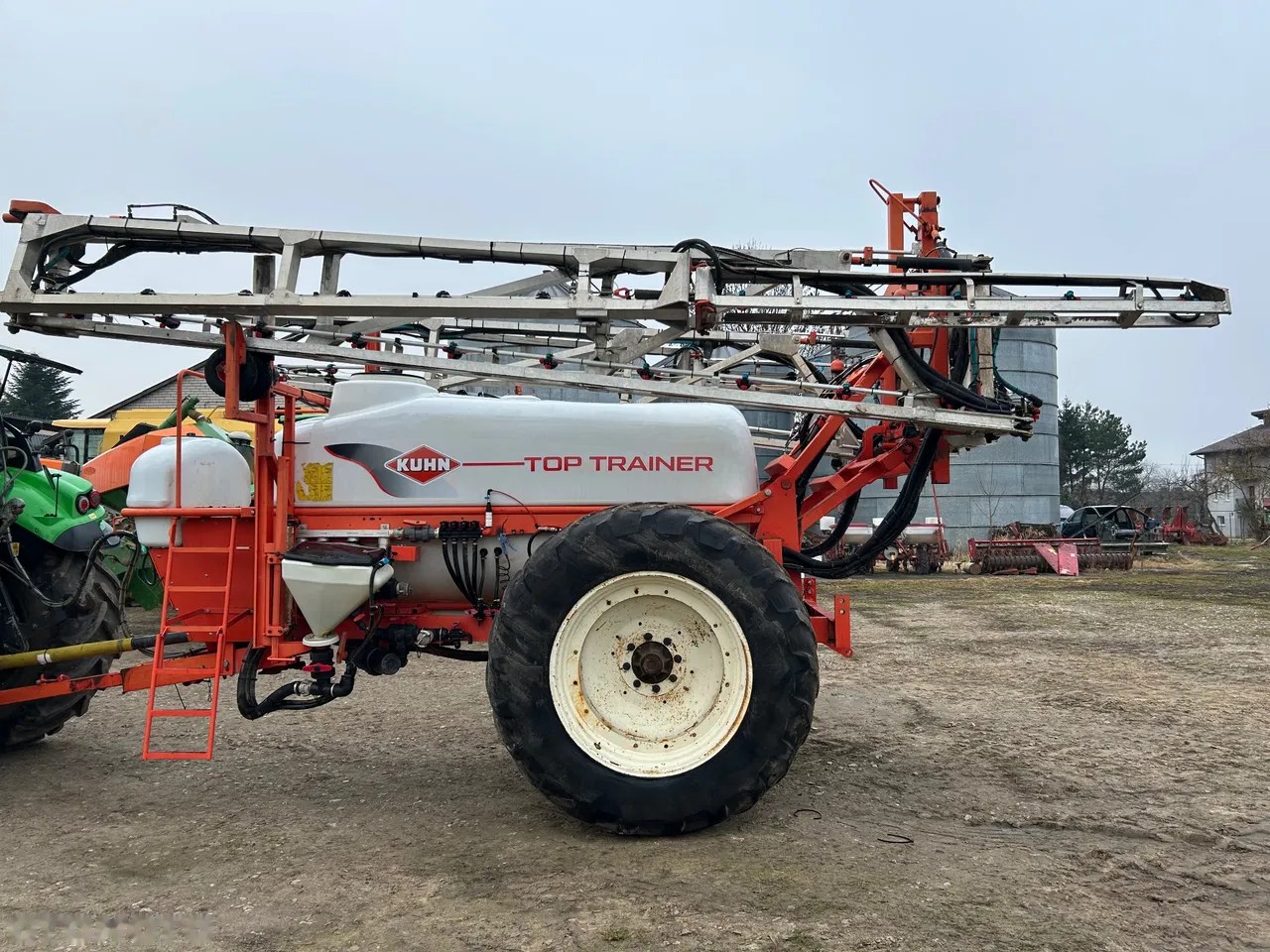 2002 Kuhn Top Trainer, dovoz Skladom v EÚ — foto 1 z 24 2002 Kuhn Top Trainer, dovoz Skladom v EÚ — foto 1 z 24