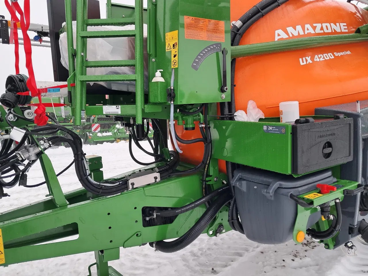 2026 Amazone UX 4200, dovoz Skladom v EÚ — foto 7 z 8
