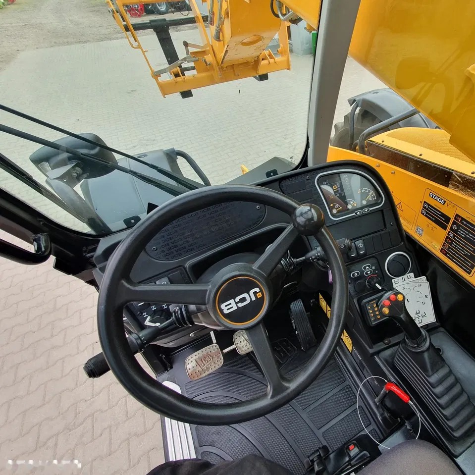 2021 JCB 531 - 70, 545 mth, dovoz Skladom v EÚ — foto 11 z 15