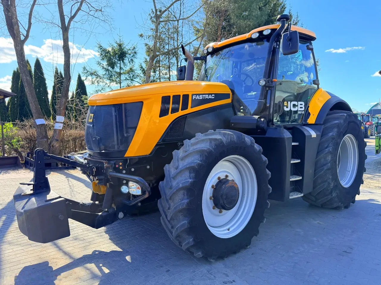 2015 JCB Fastrac 8310, 5 827 mth, dovoz Skladom v EÚ — foto 1 z 24 2015 JCB Fastrac 8310, 5 827 mth, dovoz Skladom v EÚ — foto 1 z 24