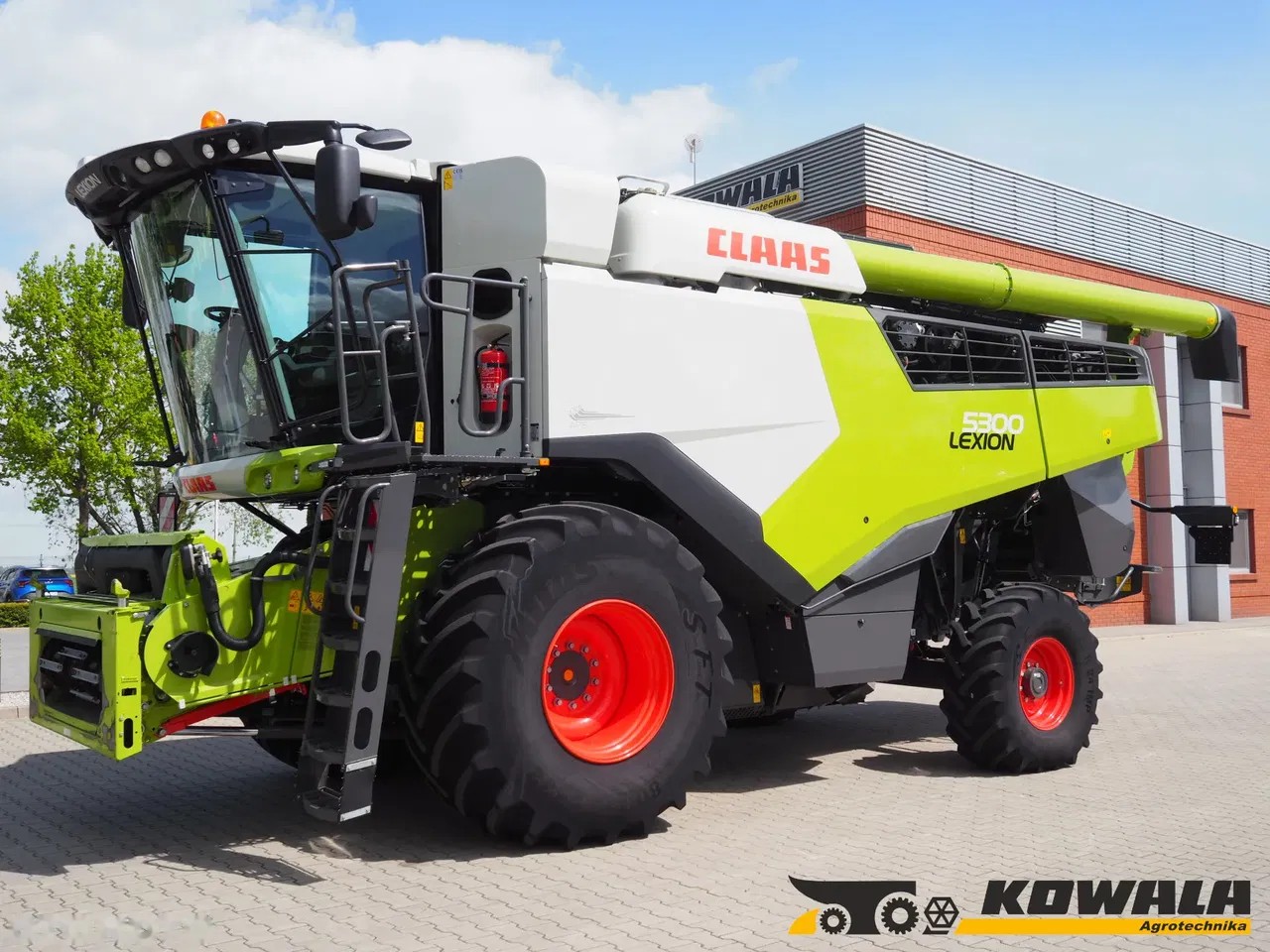 2022 Claas Lexion 5300 + V680, 999 mth, dovoz Skladom v EÚ — foto 1 | AMECAR 2022 Claas Lexion 5300 + V680, 999 mth, dovoz Skladom v EÚ — foto 1