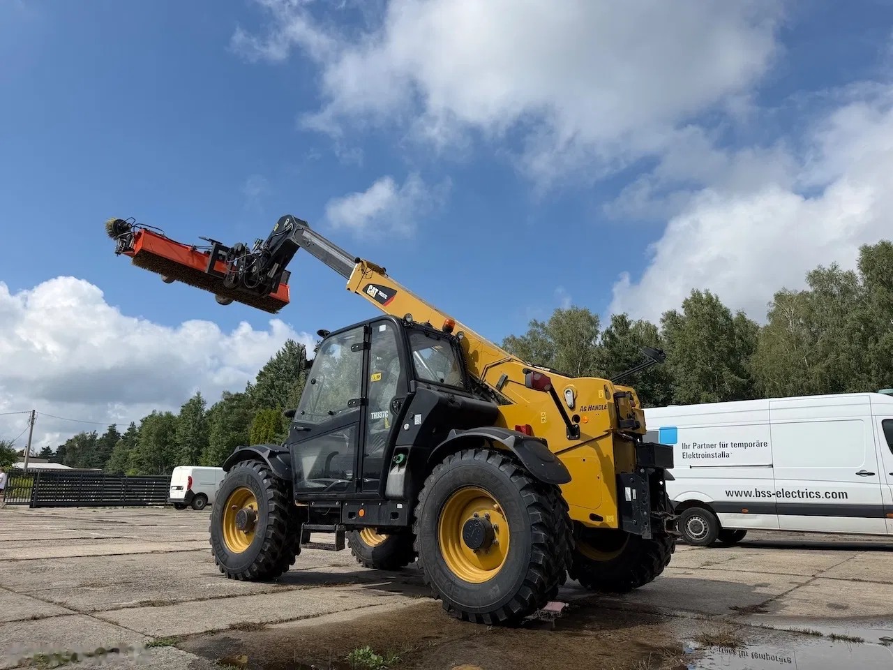2016 Caterpillar TH337C, 7 400 mth, dovoz Skladom v EÚ — foto 1