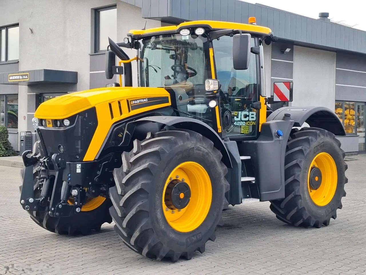 2024 JCB FASTRAC 4220 ICON, 400 mth, dovoz Skladom v EÚ — foto 1