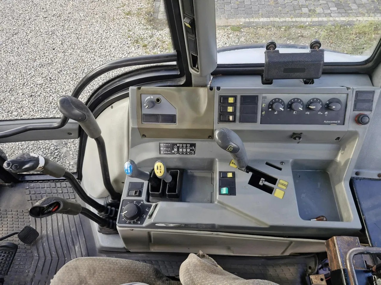 2004 Valtra T120, 12 323 mth, dovoz Skladom v EÚ — foto 10 z 14