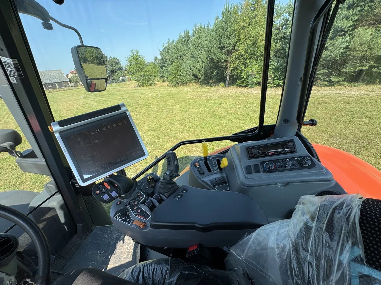 2022 Kubota M7153, 257 mth, dovoz Skladom v EÚ — foto 9 z 16