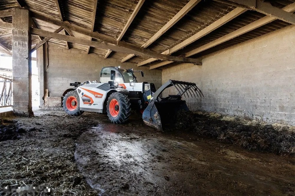 2026 Bobcat TL30.60, dovoz Skladom v EÚ — foto 4 z 7