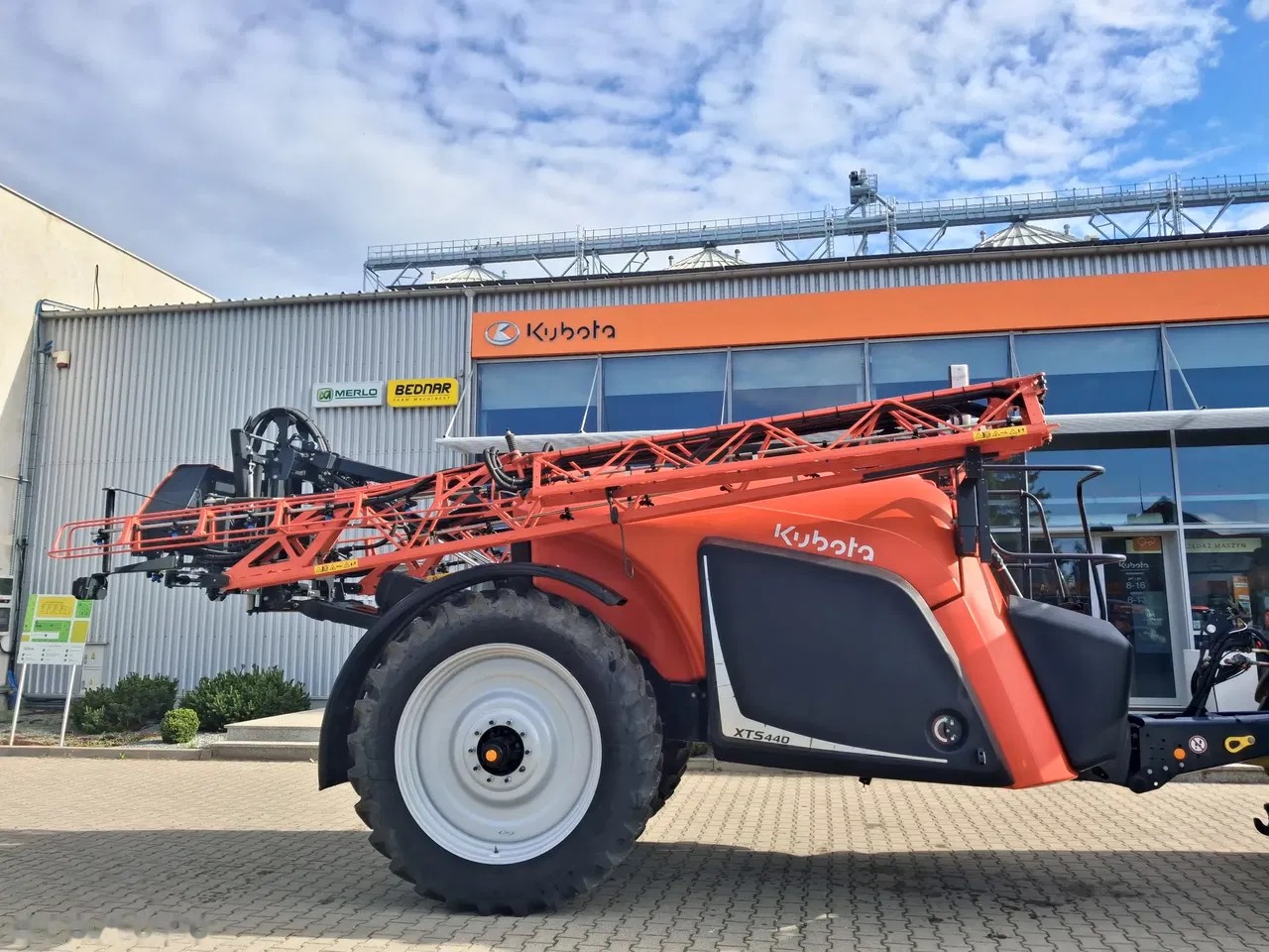 2023 Kubota XTS4, dovoz Skladom v EÚ — foto 1