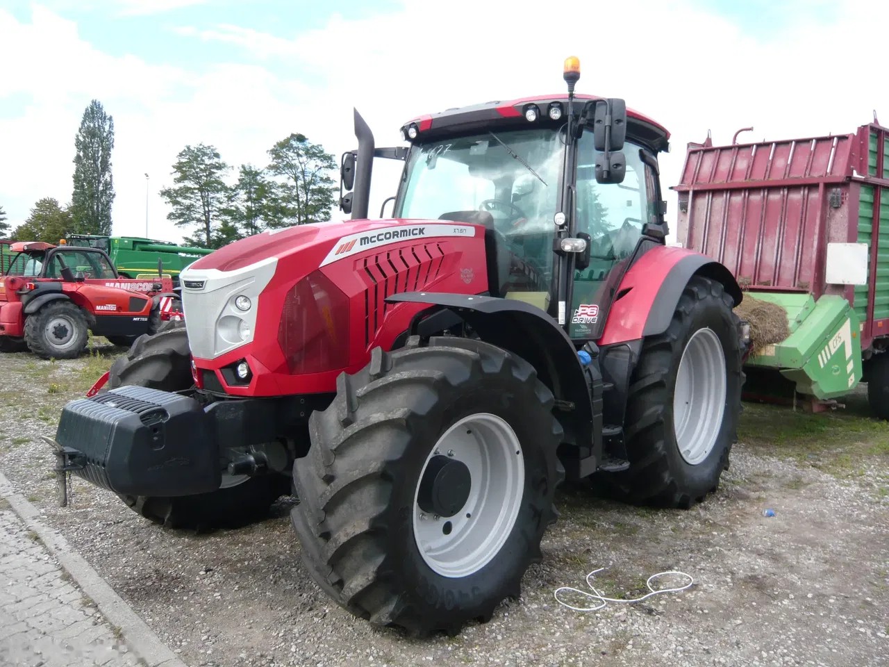 2022 Mccormick X7.617, 306 mth, dovoz Skladom v EÚ — foto 1 z 4 2022 Mccormick X7.617, 306 mth, dovoz Skladom v EÚ — foto 1 z 4
