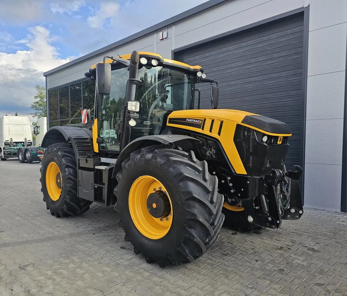 2022 JCB FASTRAC 4220, 5 926 mth, dovoz Skladom v EÚ — foto 1