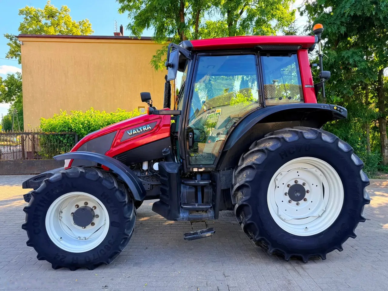 2014 Valtra N93 HiTech, 6 590 mth, dovoz Skladom v EÚ — foto 3 z 24
