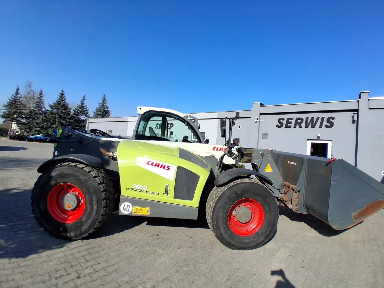 2015 Claas SCORPION 7050, 8 620 mth, dovoz Skladom v EÚ — foto 7 z 24