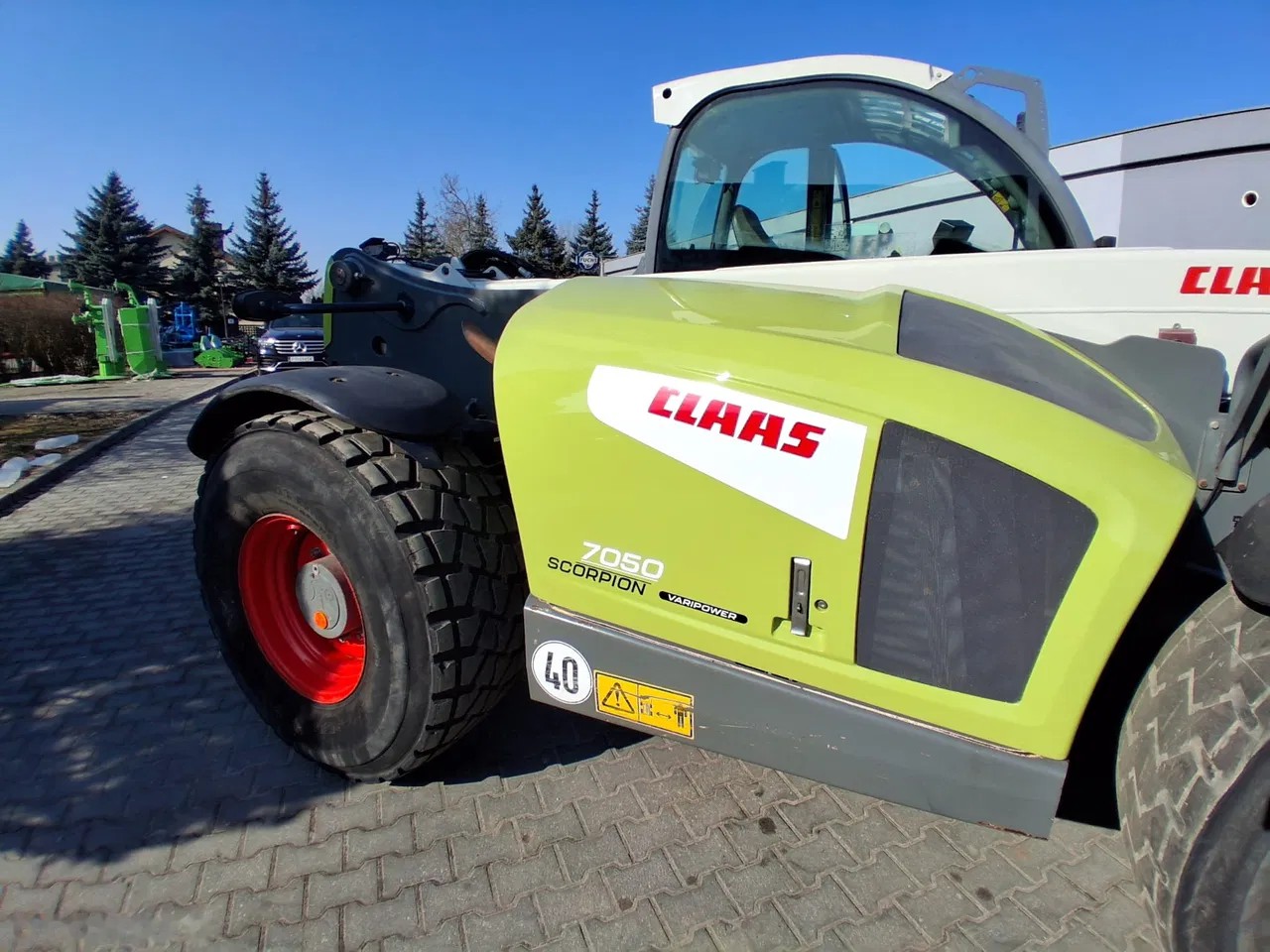2015 Claas SCORPION 7050, 8 620 mth, dovoz Skladom v EÚ — foto 8 z 24