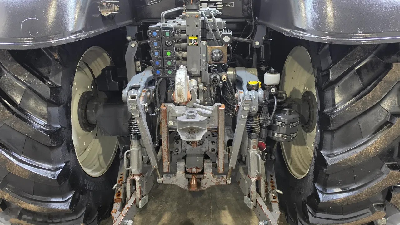 2015 Valtra, 4 200 mth, dovoz Skladom v EÚ — foto 11 z 24