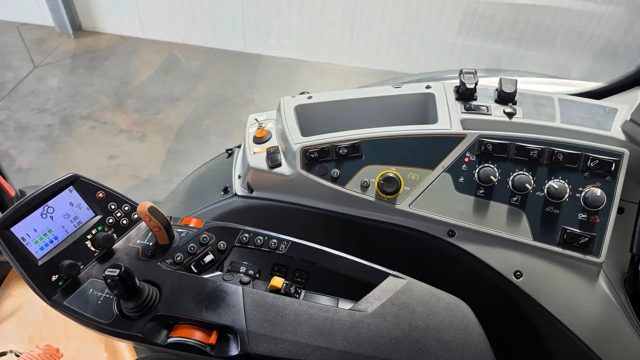 2015 Valtra, 4 200 mth, dovoz Skladom v EÚ — foto 3 z 24