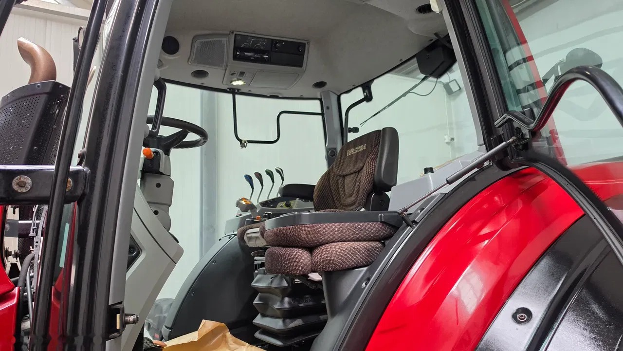 2015 Valtra, 4 200 mth, dovoz Skladom v EÚ — foto 4 z 24