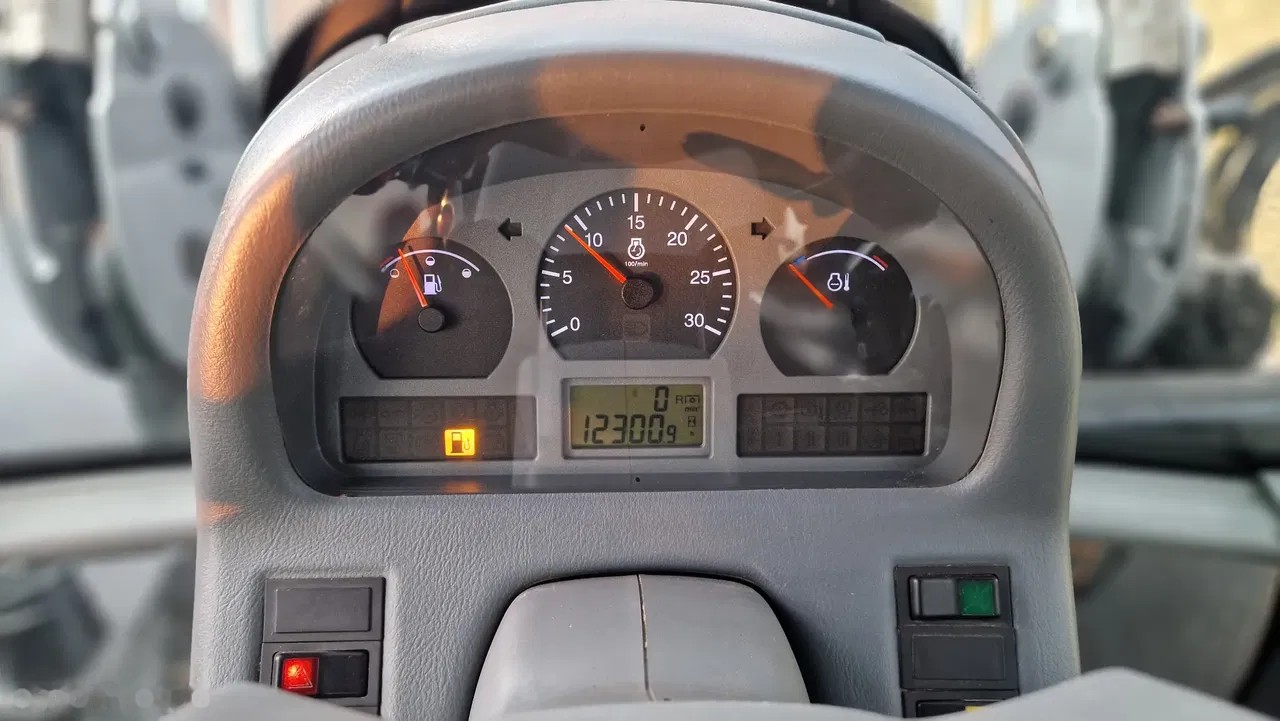 2007 Valtra N121, 12 300 mth, dovoz Skladom v EÚ — foto 6 z 24