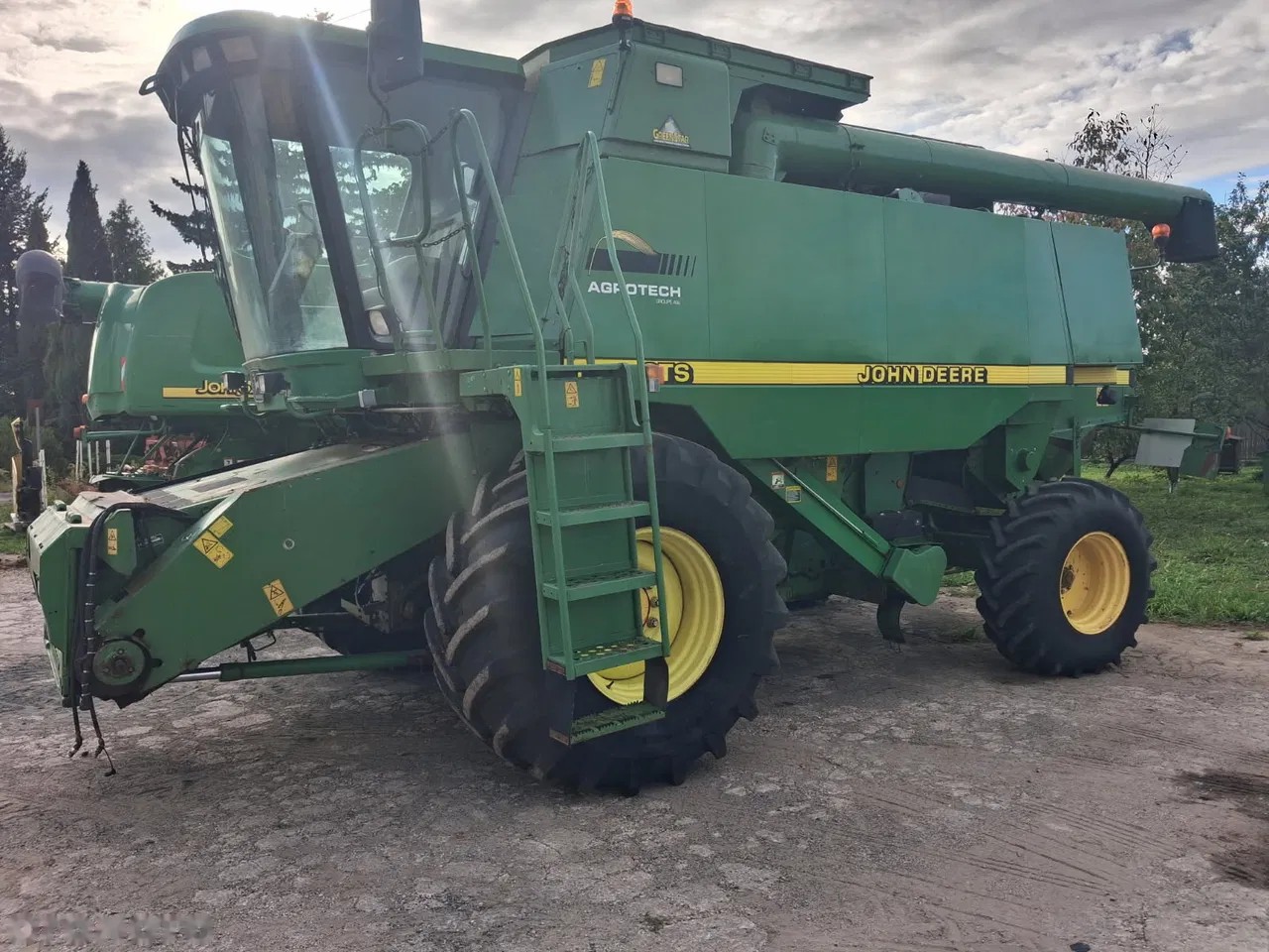 2000 John Deere, 2 620 mth, dovoz Skladom v EÚ — foto 2 z 8