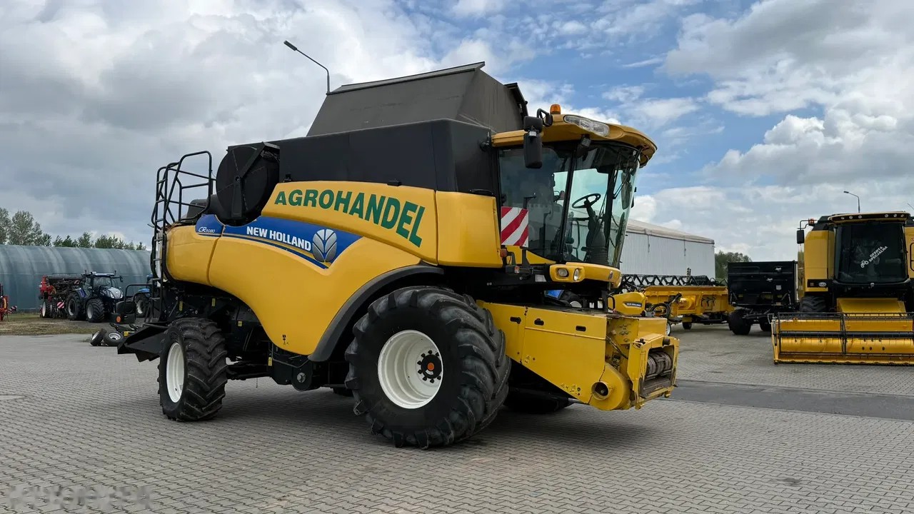 2012 New Holland CR9080, dovoz Skladom v EÚ — foto 4 z 17