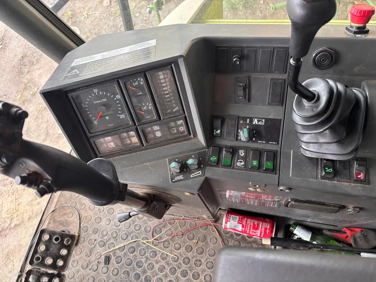 2002 Claas Medion 310 932, 2 904 mth, dovoz Skladom v EÚ — foto 12 z 21