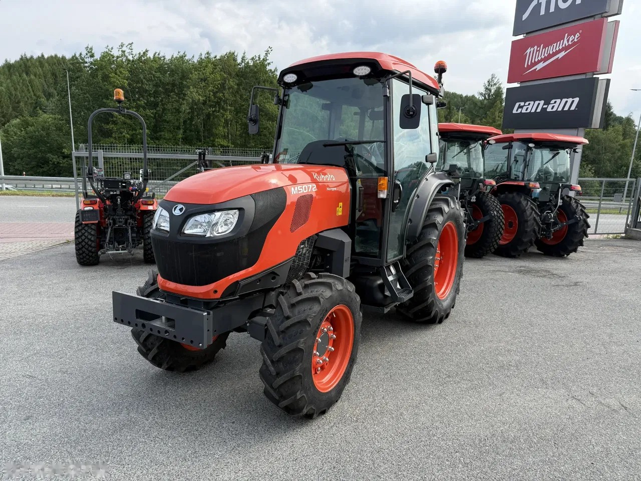 2025 Kubota M5072, dovoz Skladom v EÚ — foto 8 z 10