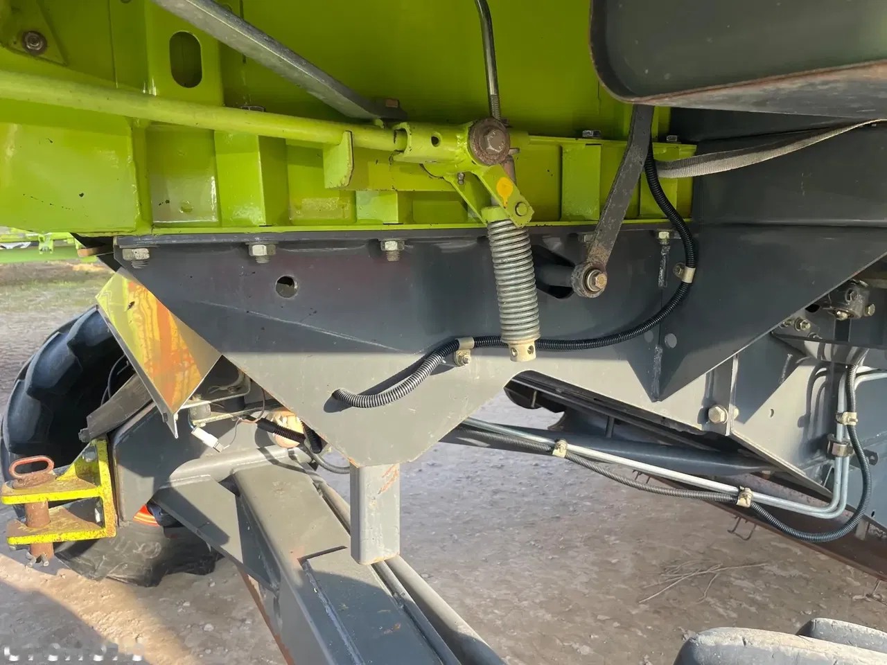 2001 Claas Medion 330, dovoz Skladom v EÚ — foto 11 z 21