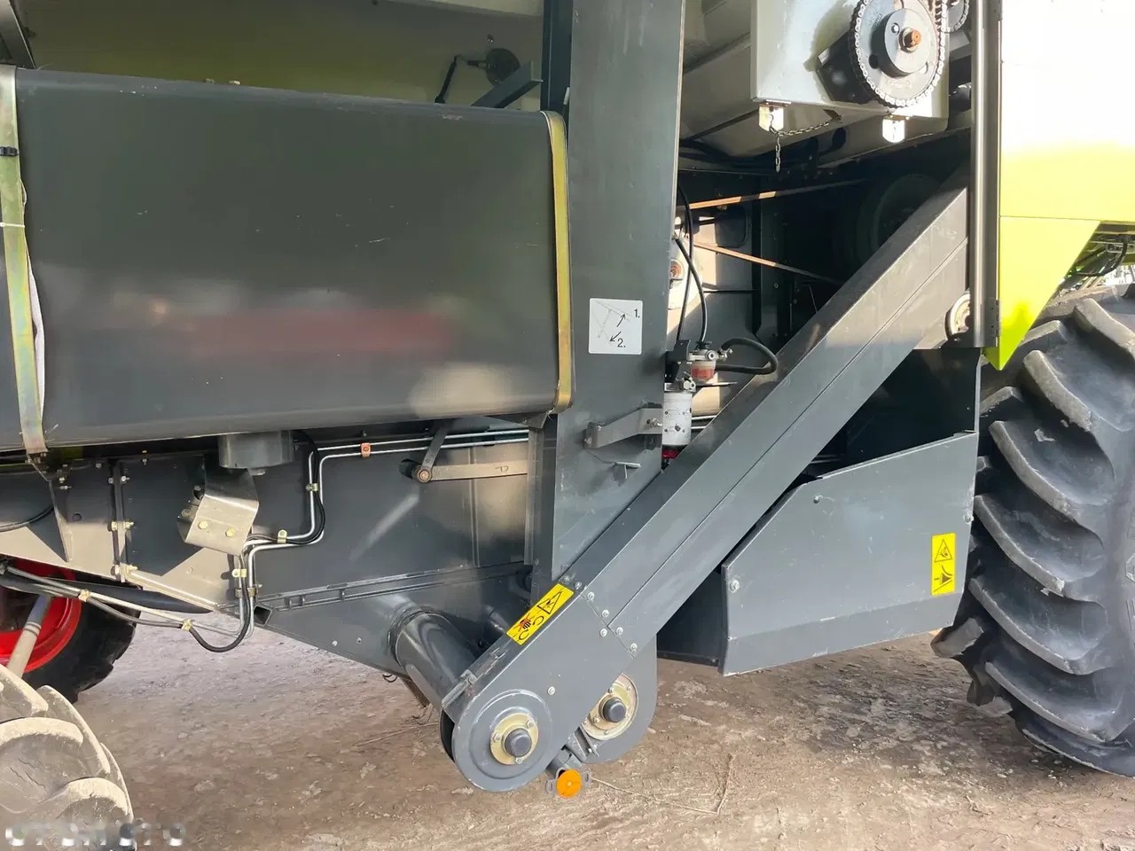 2001 Claas Medion 330, dovoz Skladom v EÚ — foto 12 z 21
