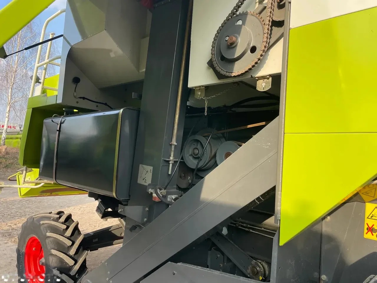 2001 Claas Medion 330, dovoz Skladom v EÚ — foto 13 z 21