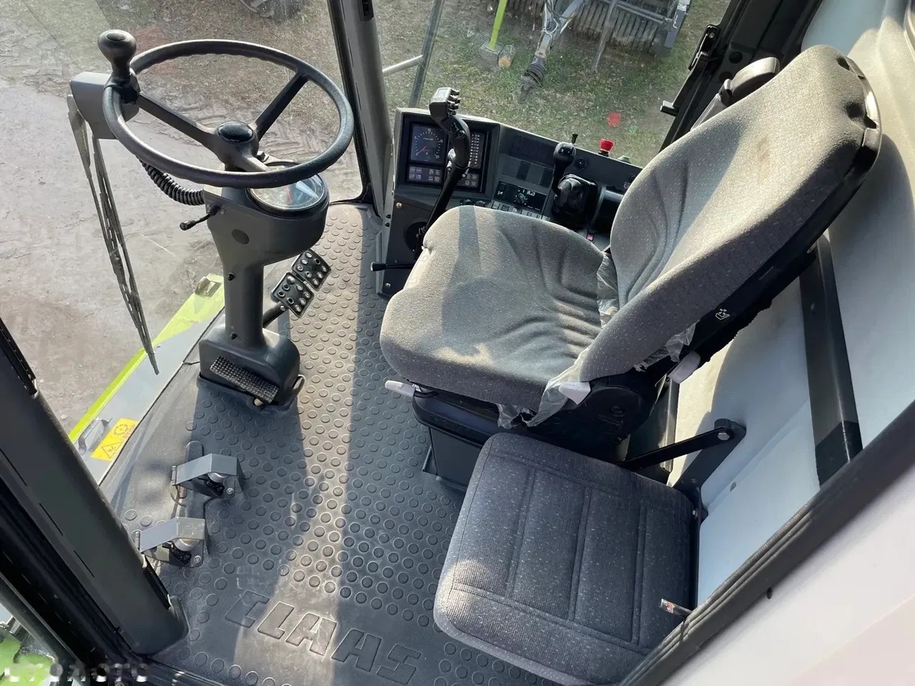 2001 Claas Medion 330, dovoz Skladom v EÚ — foto 16 z 21